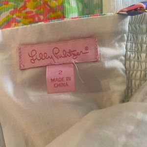 Lilly Pulitzer size 2 dress worn once. 26” in length.